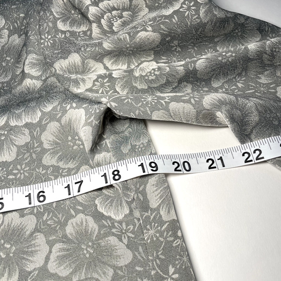 Vintage 80s Blouse Womens S Gray Floral Satin Grannycore Dainty Retro USA Made - Picture 6 of 8